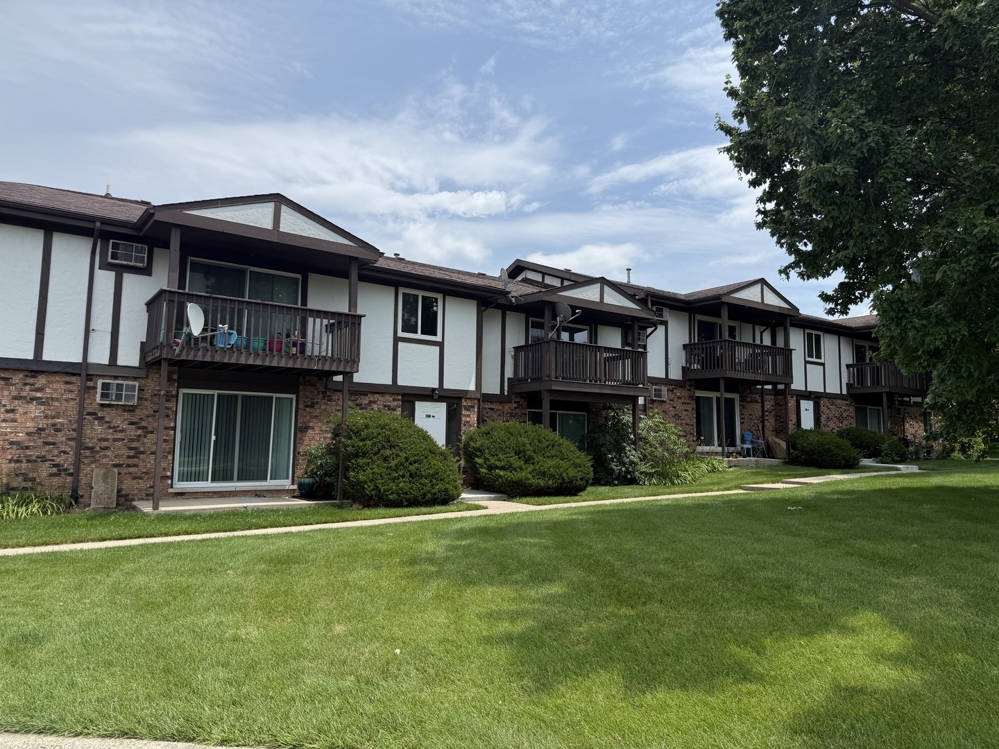 1032 Shagbark Road, Unit 2H New Lenox, IL 60451 - Photo 1 of 4