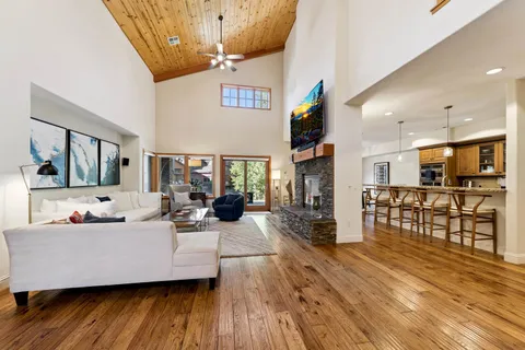 $1,599,000 | 11837 Hope Court, Unit A, Truckee, CA 96161