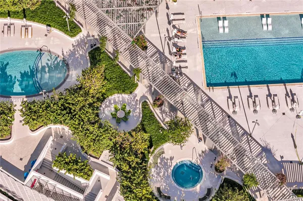 $4,000,000 | 500 Alton Road, Unit 1601, Miami Beach, FL 33139