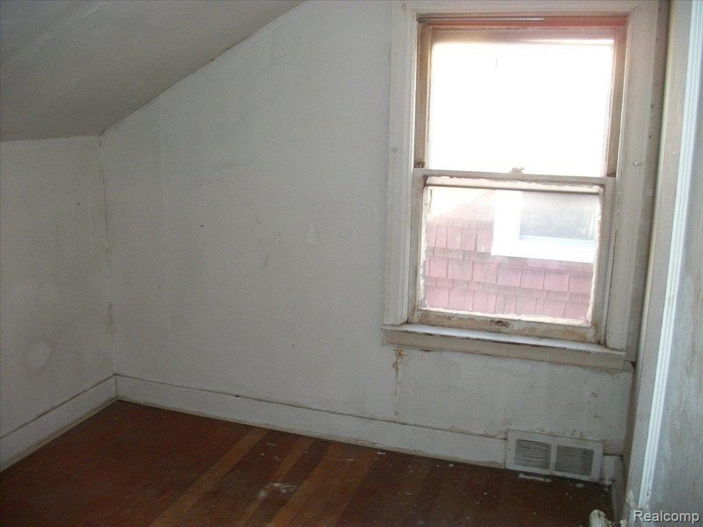 4405 Alter Road Detroit, MI 48215 - Photo 5 of 11 261-801543-bedroom1 - uppr