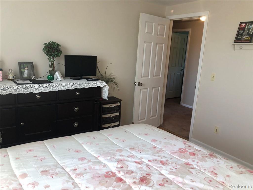 3293 Ridgecliffe Drive Flint, MI 48532 - Photo 19 of 20 pat22.jpg