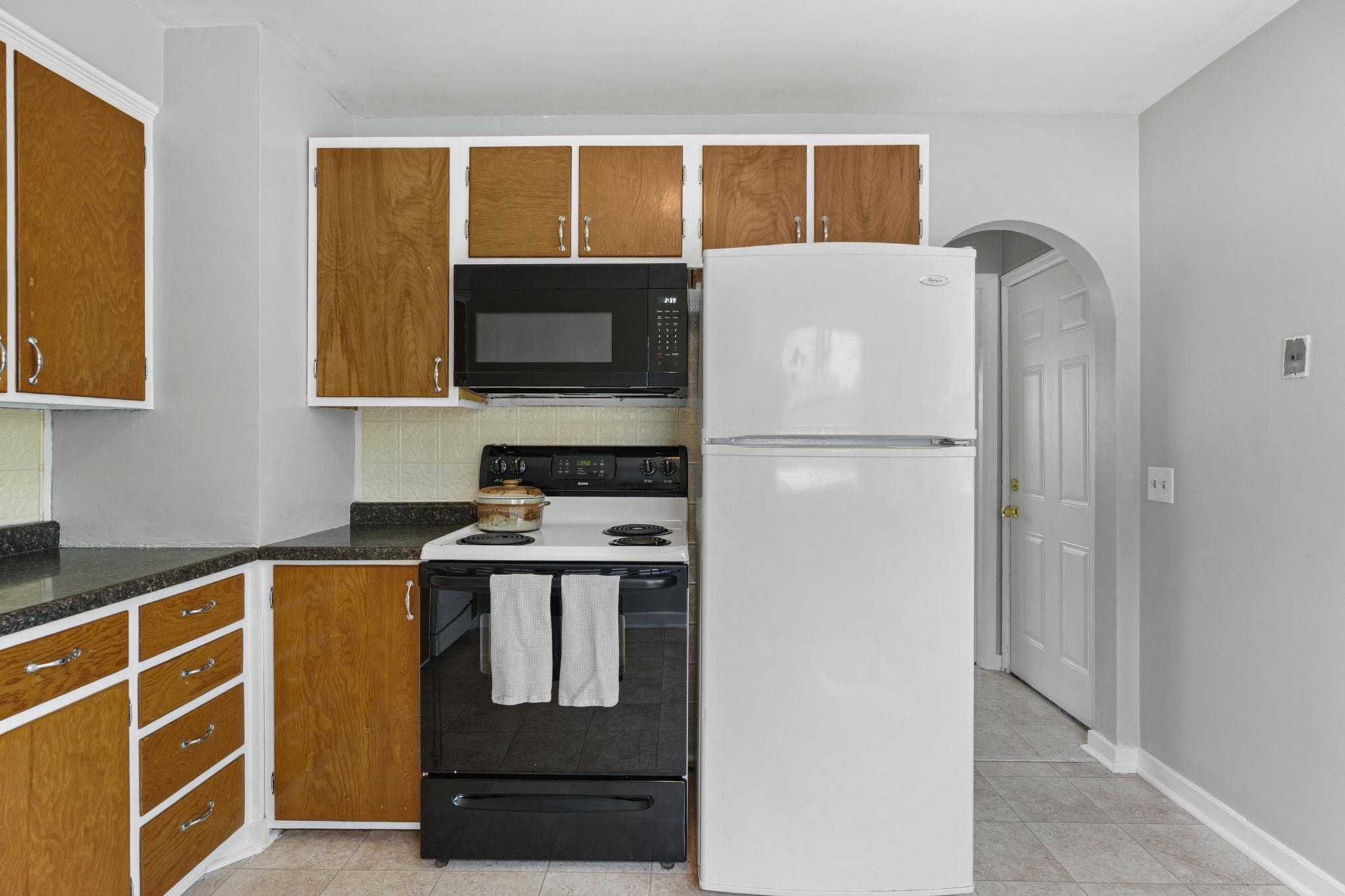 2830 Hoard Street Madison, WI 53704 - Photo 11 of 42