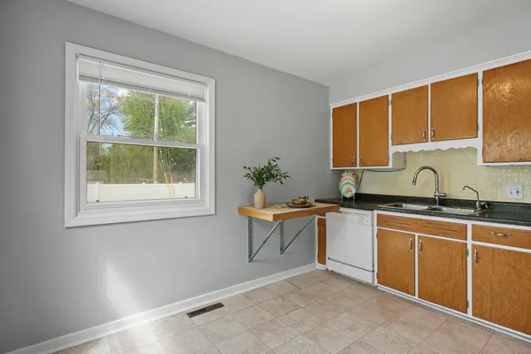 $325,000 | 2830 Hoard Street, Madison, WI 53704