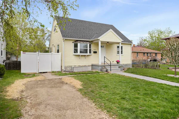 $325,000 | 2830 Hoard Street, Madison, WI 53704