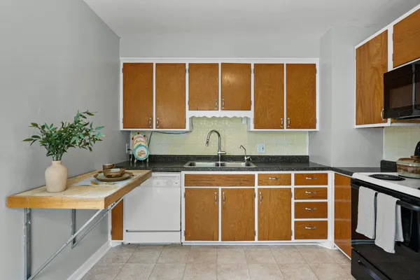 $325,000 | 2830 Hoard Street, Madison, WI 53704