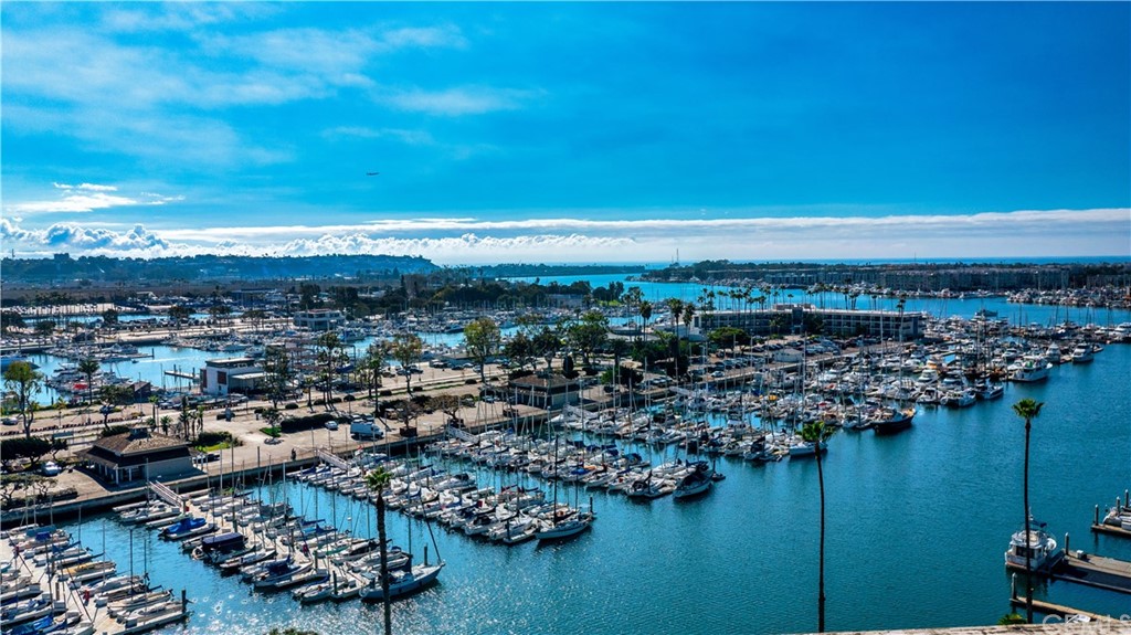 4555 Alla Road, Unit 3 Marina del Rey, CA 90292 - Photo 22 of 26 a view of a city
