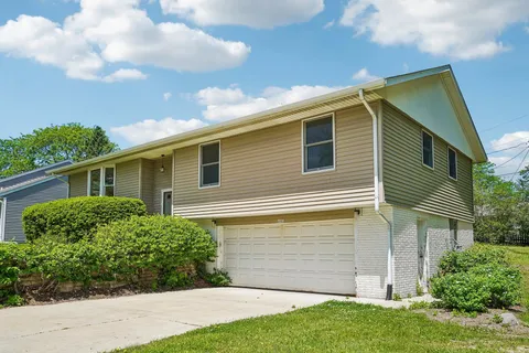 $399,900 | 6902 Donna Drive, Middleton, WI 53562