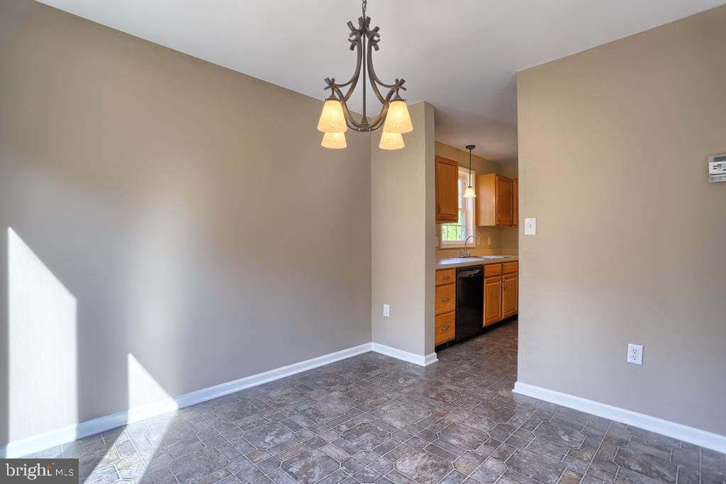 372 Crosswinds Drive Lititz, PA 17543 - Photo 9 of 30 Gallery Image 9