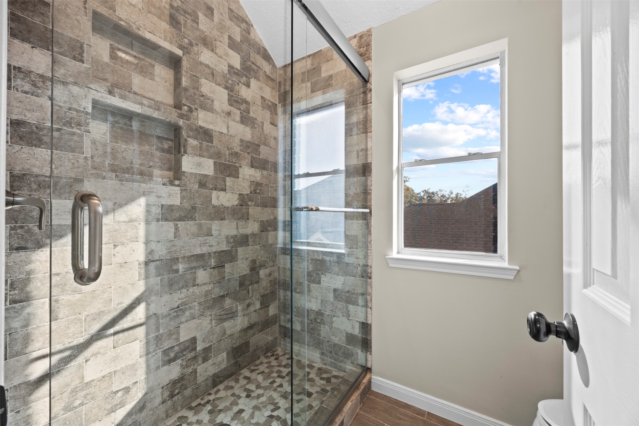 11118 Sprucedale Court Houston, TX 77070 - Photo 24 of 45 a bathroom with a shower