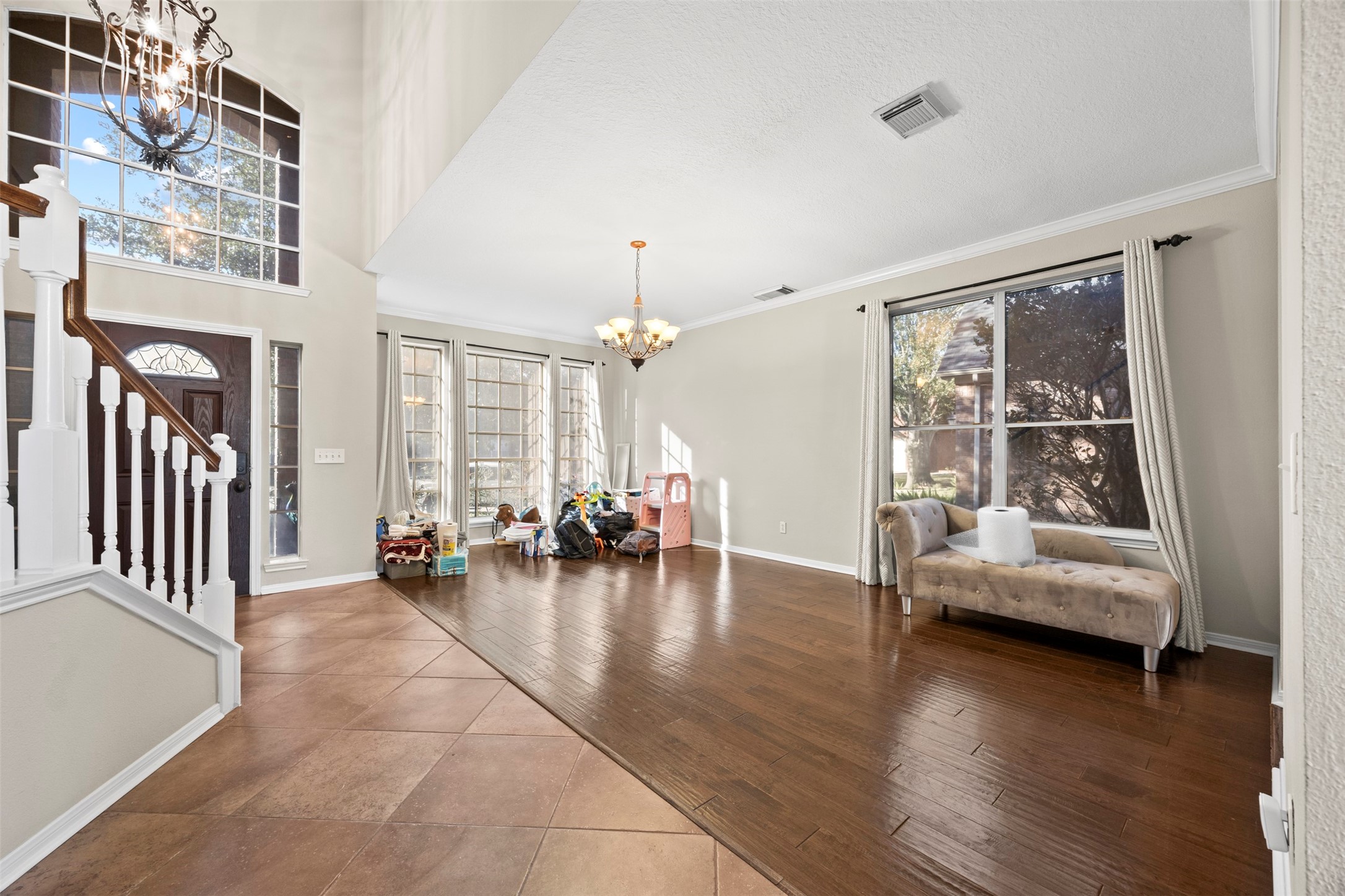 11118 Sprucedale Court Houston, TX 77070 - Photo 5 of 45 a view of a livingroom with furniture and hardwood floor