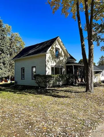 $265,000 | 635 East Unadilla Street, Pinckney, MI 48169