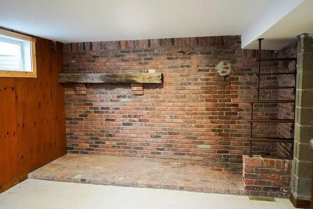 $265,000 | 635 East Unadilla Street, Pinckney, MI 48169