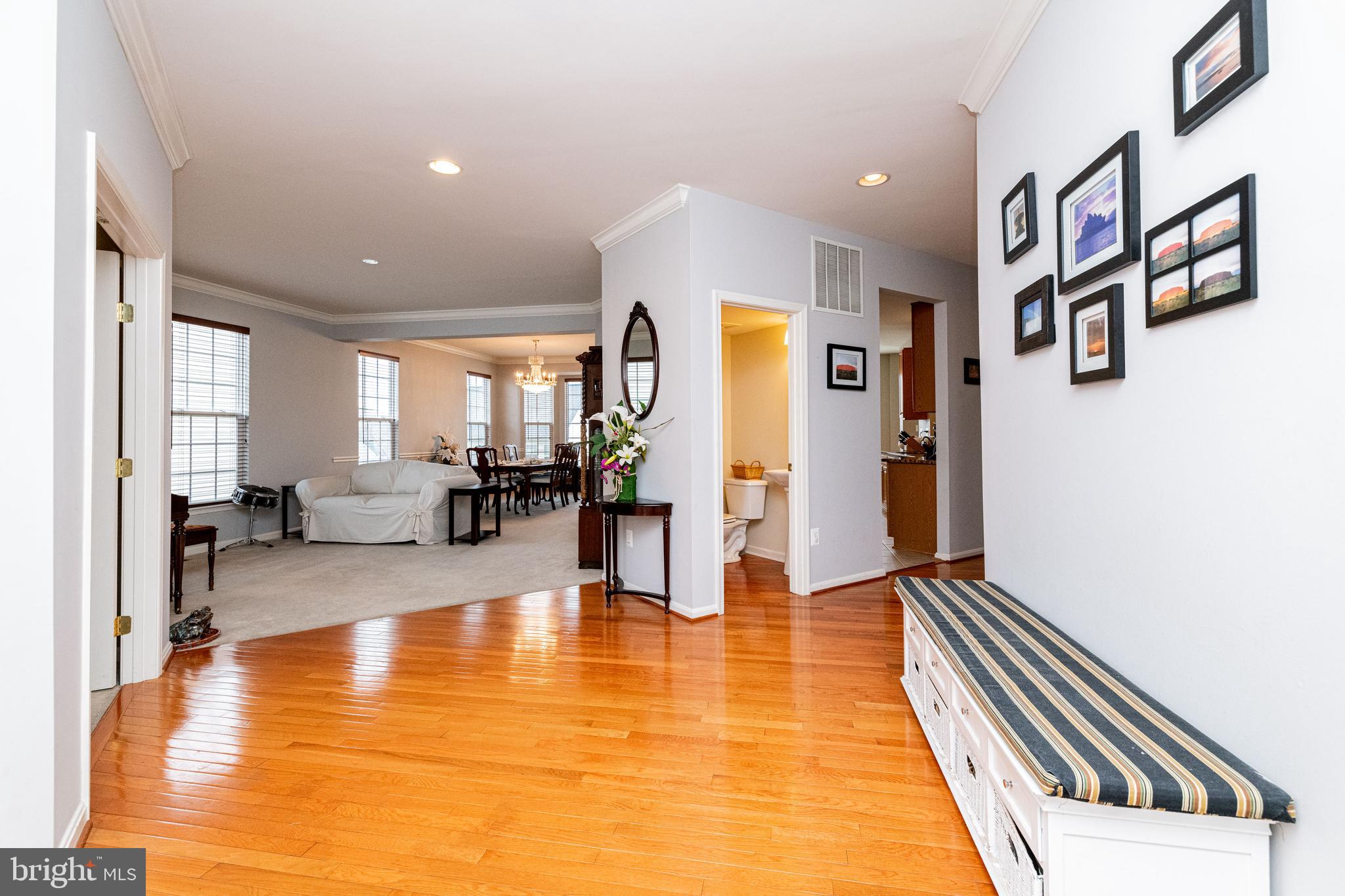 6616 Pebble Brooke Road Baltimore, MD 21209 - Photo 4 of 50