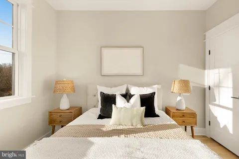 a park view with a garden and entertaining space