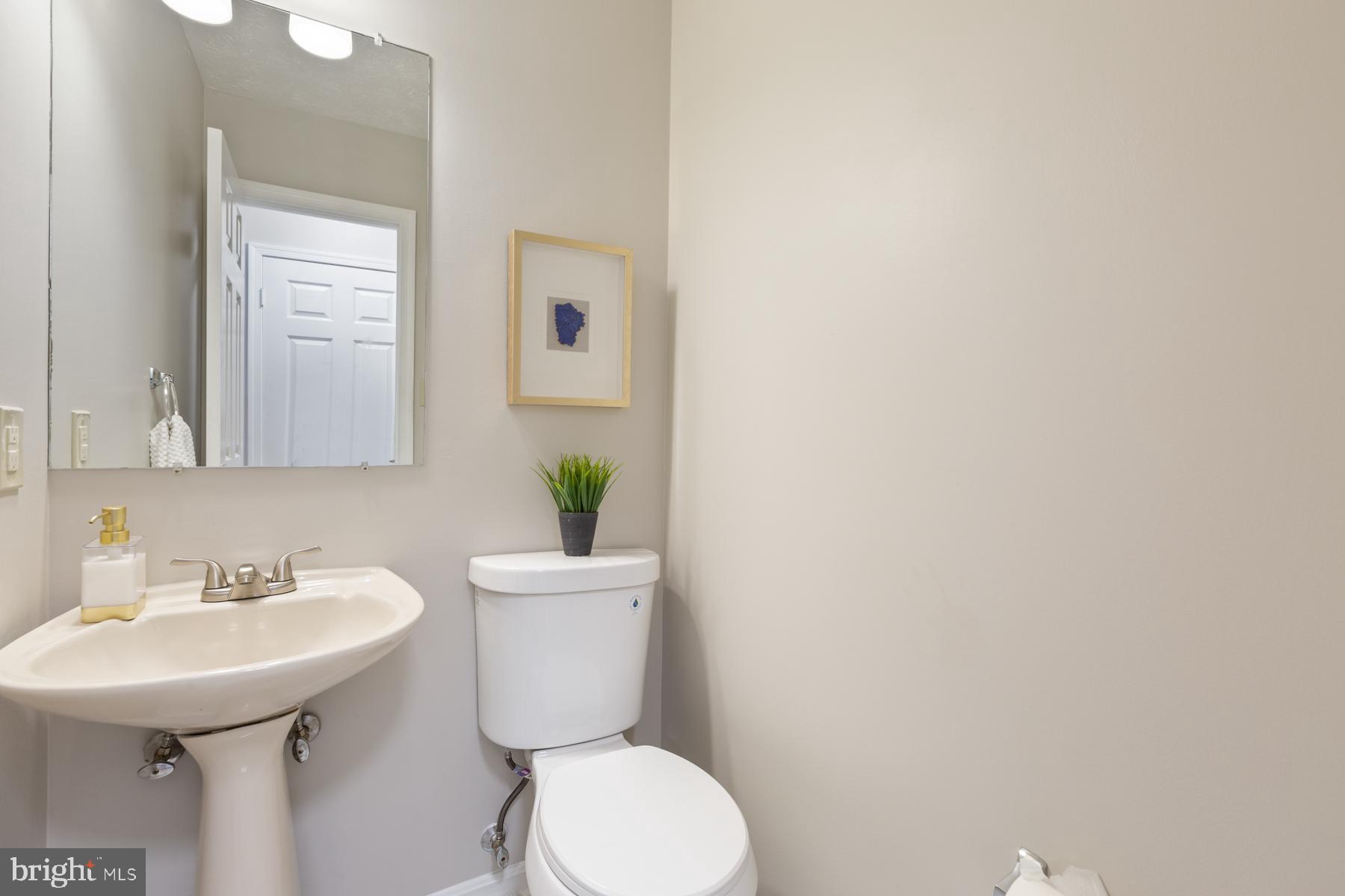 8915 Santeetlah Road Clinton, MD 20735 - Photo 21 of 41 Half Bath