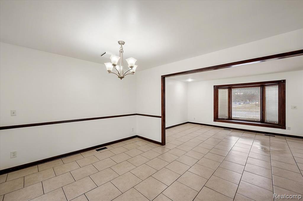32416 Exeter Drive Warren, MI 48092 - Photo 18 of 33