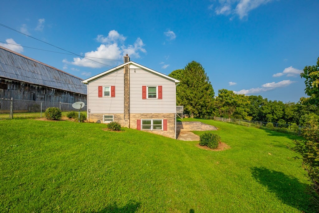 960 Fairview Road Wytheville, VA 24382 - Photo 37 of 75 Gallery Image 37