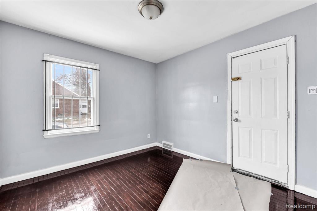11303 Roxbury Street Detroit, MI 48224 - Photo 8 of 25 Gallery Image 8
