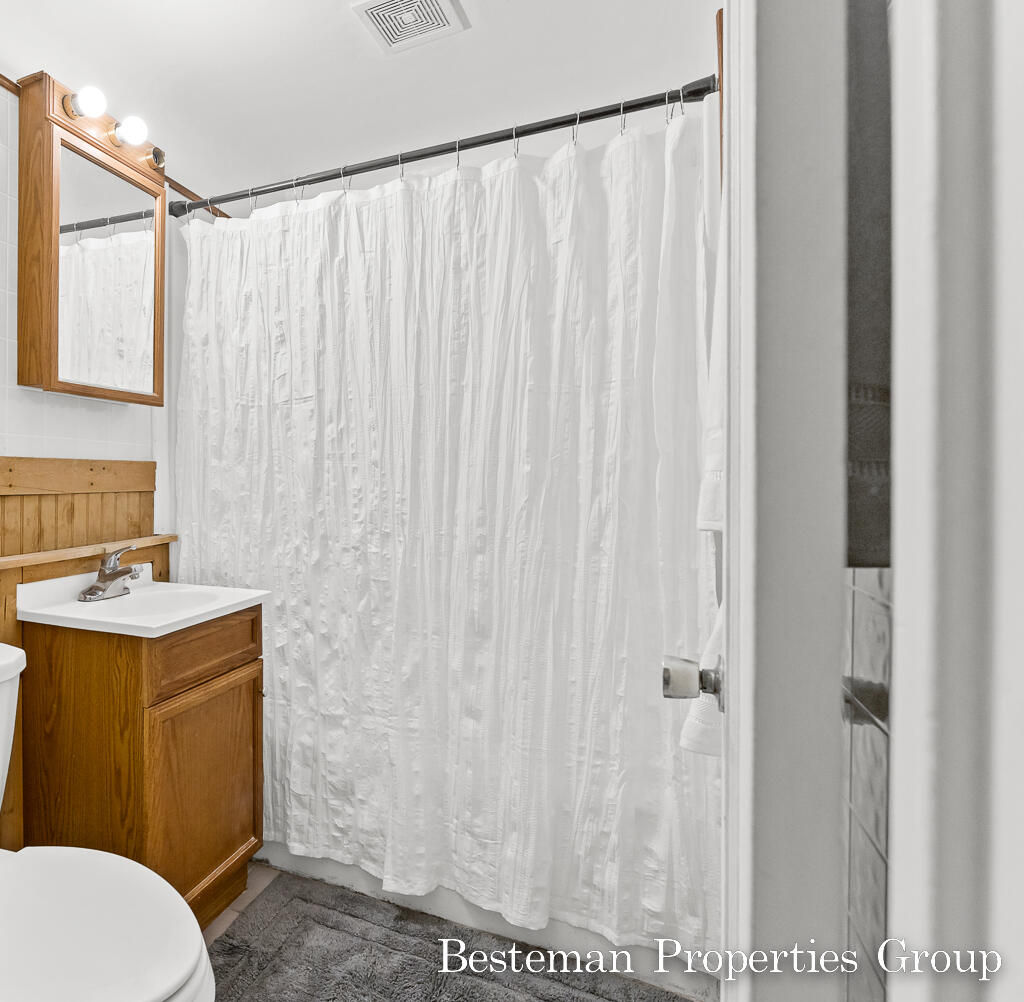 1285-1275 West Giles Road Muskegon, MI 49445 - Photo 28 of 62 1285Giles26Lores