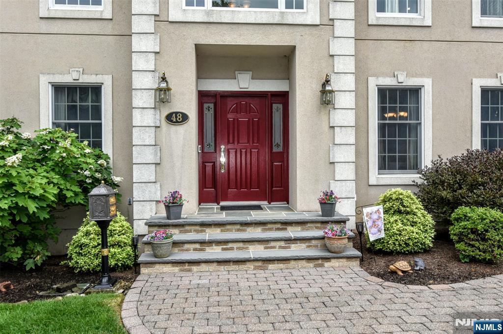 48 Ackerman Street Waldwick, NJ 07463 - Photo 4 of 34 Gallery Image 4