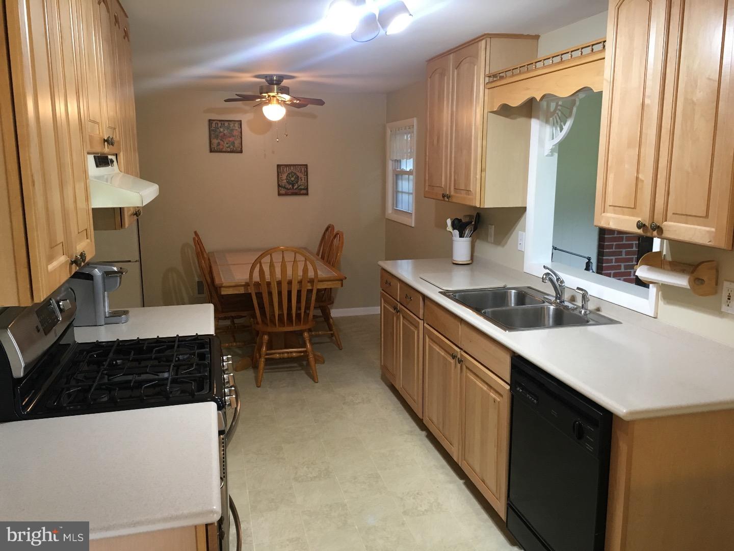 66 Cranbrook Road Hamilton Square, NJ 08690 - Photo 4 of 21