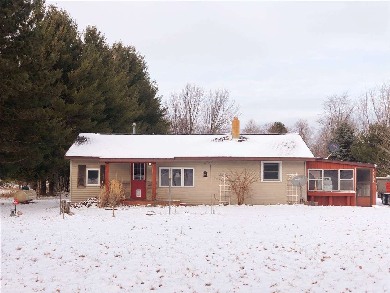 11798 Fewins Road Honor, MI 49640 - Photo 2 of 18 1856093-1.JPG