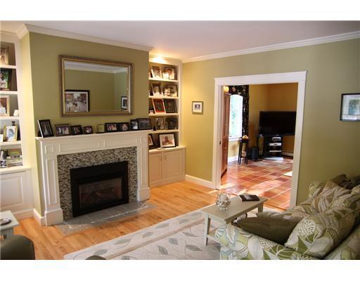 116 Hardy Road Falmouth, ME 04105 - Photo 9 of 26 Living Room.
