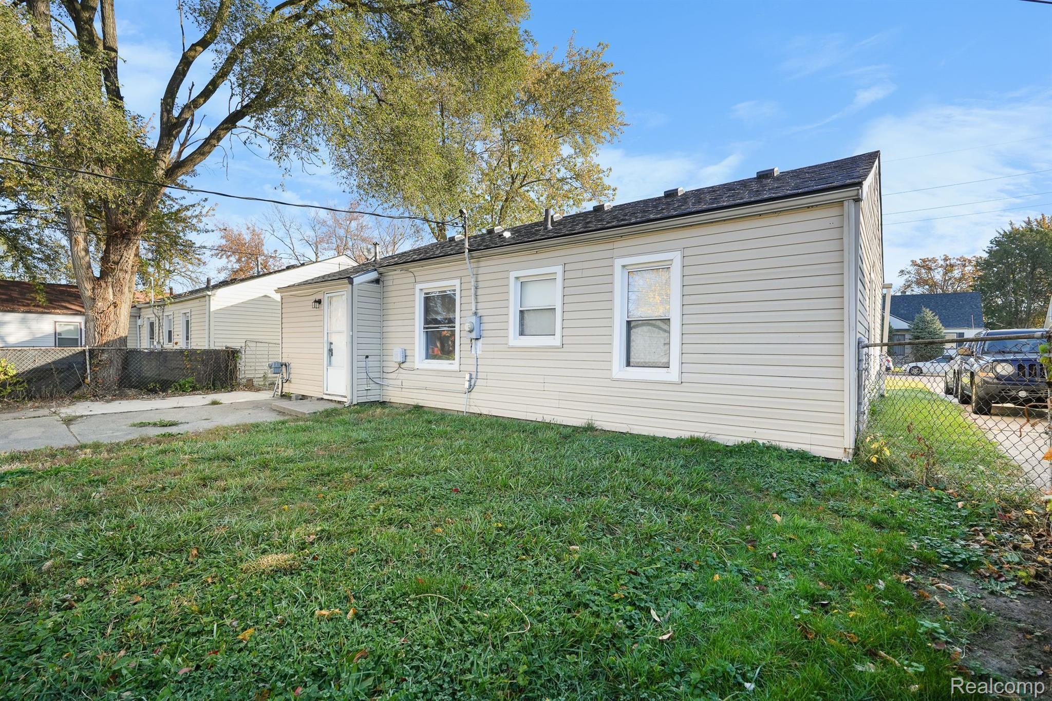 25865 Hayes Road Warren, MI 48089 - Photo 21 of 22