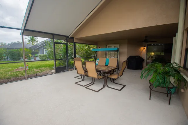 $357,000 | 413 Southwest Jefferson Circle, Port St. Lucie, FL 34986