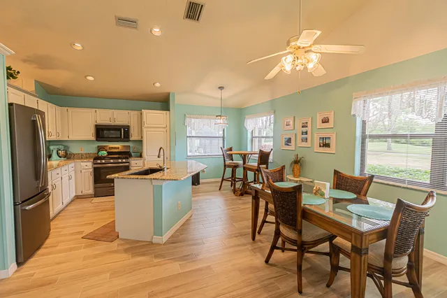 $357,000 | 413 Southwest Jefferson Circle, Port St. Lucie, FL 34986