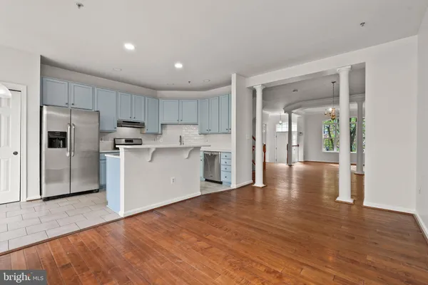 $2,850 | 13044 Town Commons Drive, Germantown, MD 20874