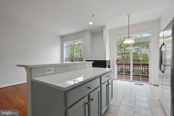 $2,850 | 13044 Town Commons Drive, Germantown, MD 20874