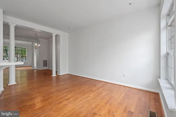 $2,850 | 13044 Town Commons Drive, Germantown, MD 20874