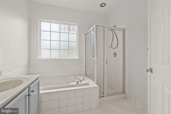 $2,850 | 13044 Town Commons Drive, Germantown, MD 20874