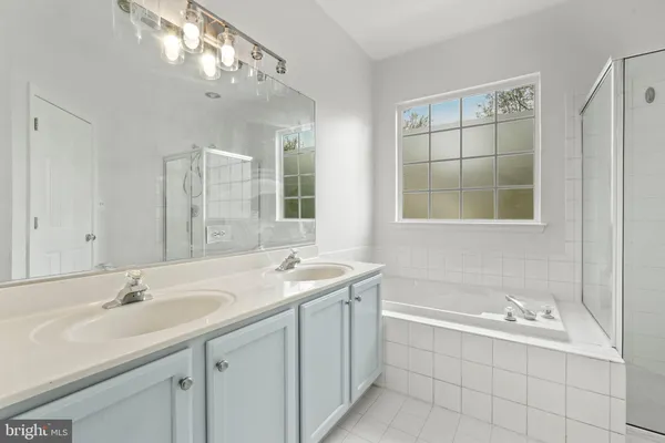 $2,850 | 13044 Town Commons Drive, Germantown, MD 20874