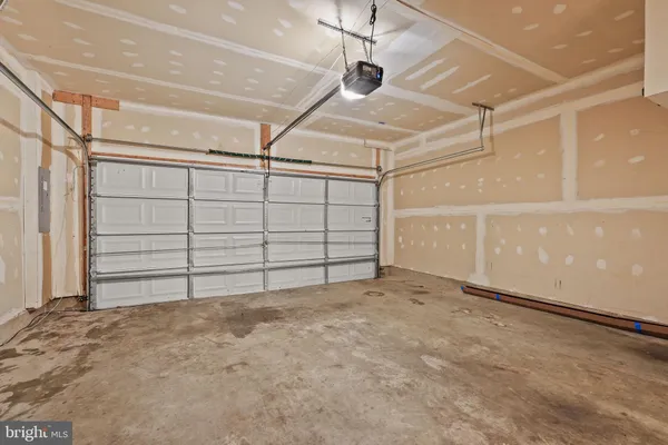 $2,850 | 13044 Town Commons Drive, Germantown, MD 20874