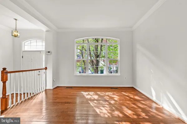 $2,850 | 13044 Town Commons Drive, Germantown, MD 20874