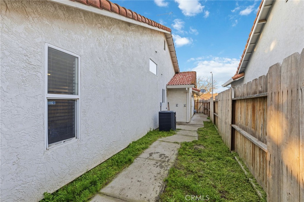 1126 Sprig Court Merced, CA 95340 - Photo 11 of 44