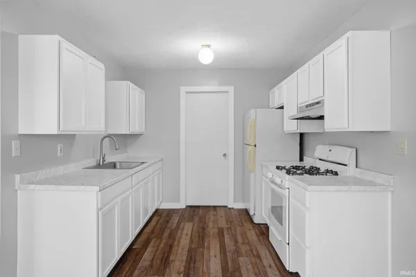 $229,900 | 10030 East Dobson Road, Bloomfield, IN 47424