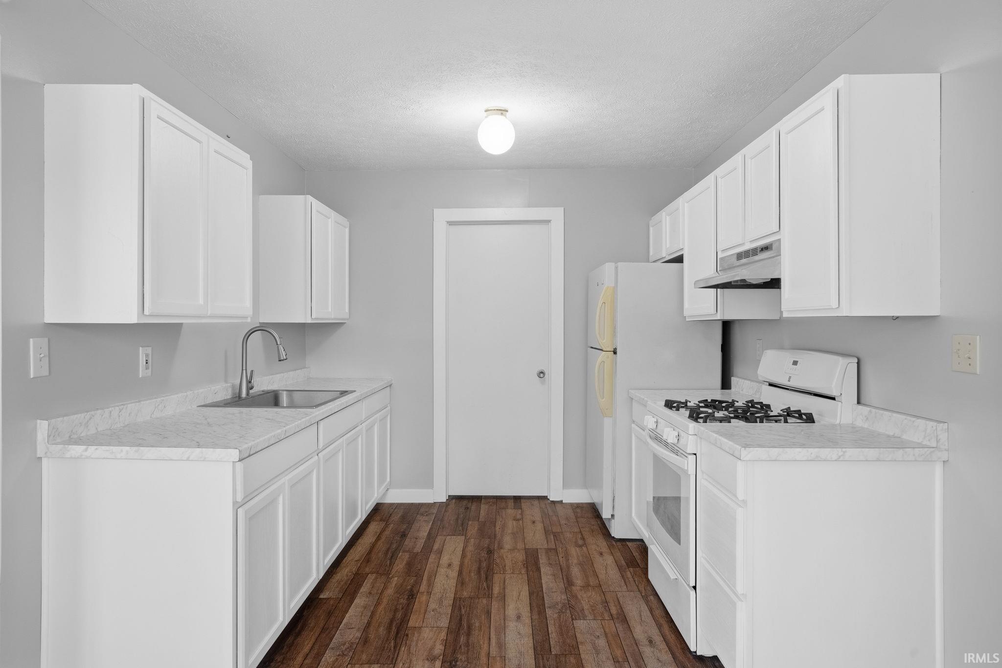 10030 East Dobson Road Bloomfield, IN 47424 - Photo 11 of 35