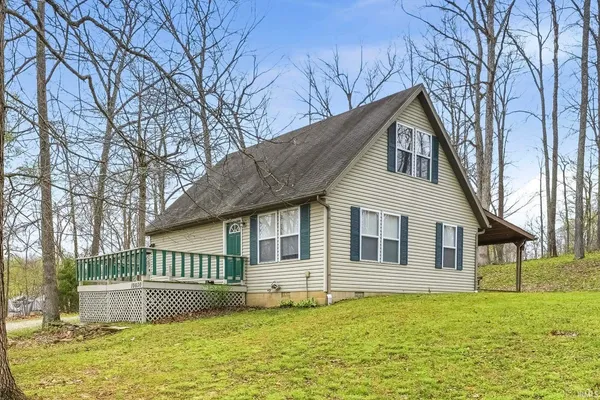 $229,900 | 10030 East Dobson Road, Bloomfield, IN 47424