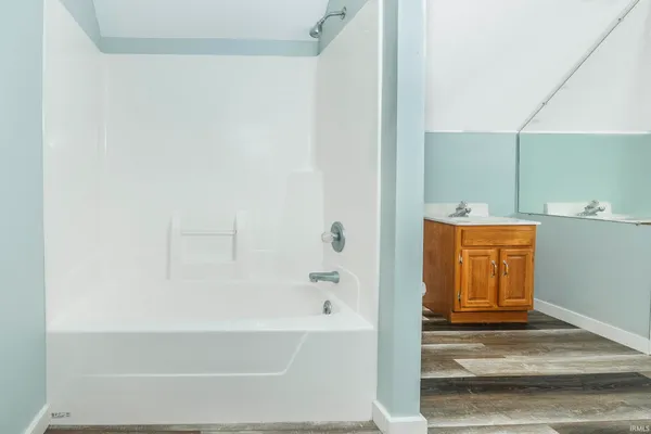 $229,900 | 10030 East Dobson Road, Bloomfield, IN 47424