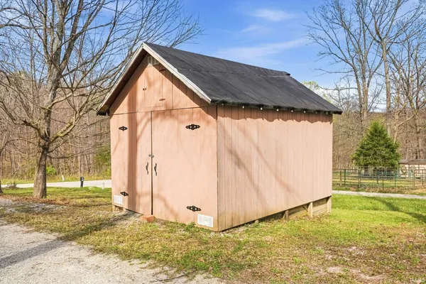 $229,900 | 10030 East Dobson Road, Bloomfield, IN 47424