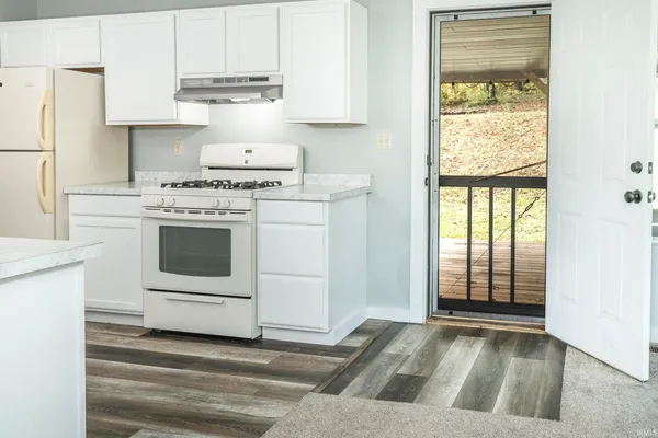 $229,900 | 10030 East Dobson Road, Bloomfield, IN 47424