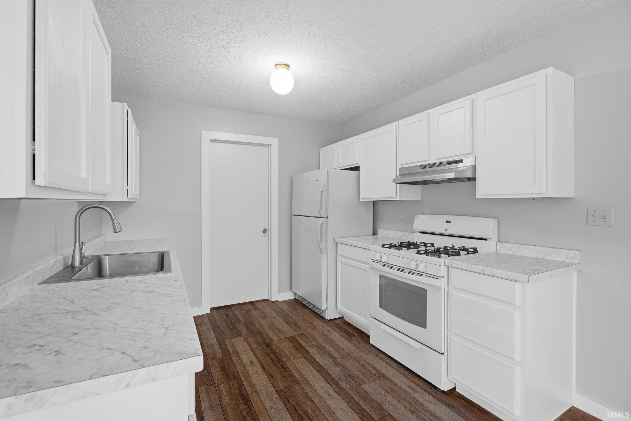 10030 East Dobson Road Bloomfield, IN 47424 - Photo 10 of 35