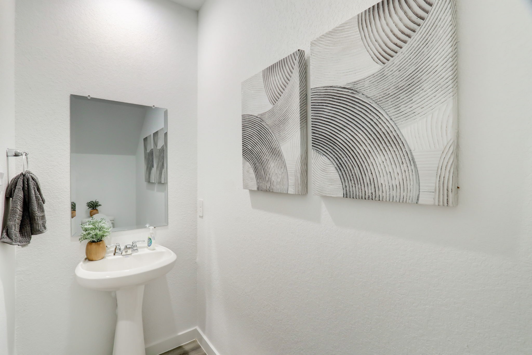 2631 Callahan Springs Lane Houston, TX 77051 - Photo 44 of 50 a view of bathroom with a sink and mirror