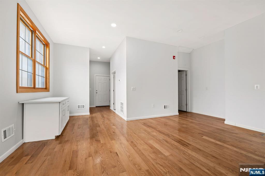 176 Union Avenue, Unit 2 Rutherford, NJ 07070 - Photo 11 of 23