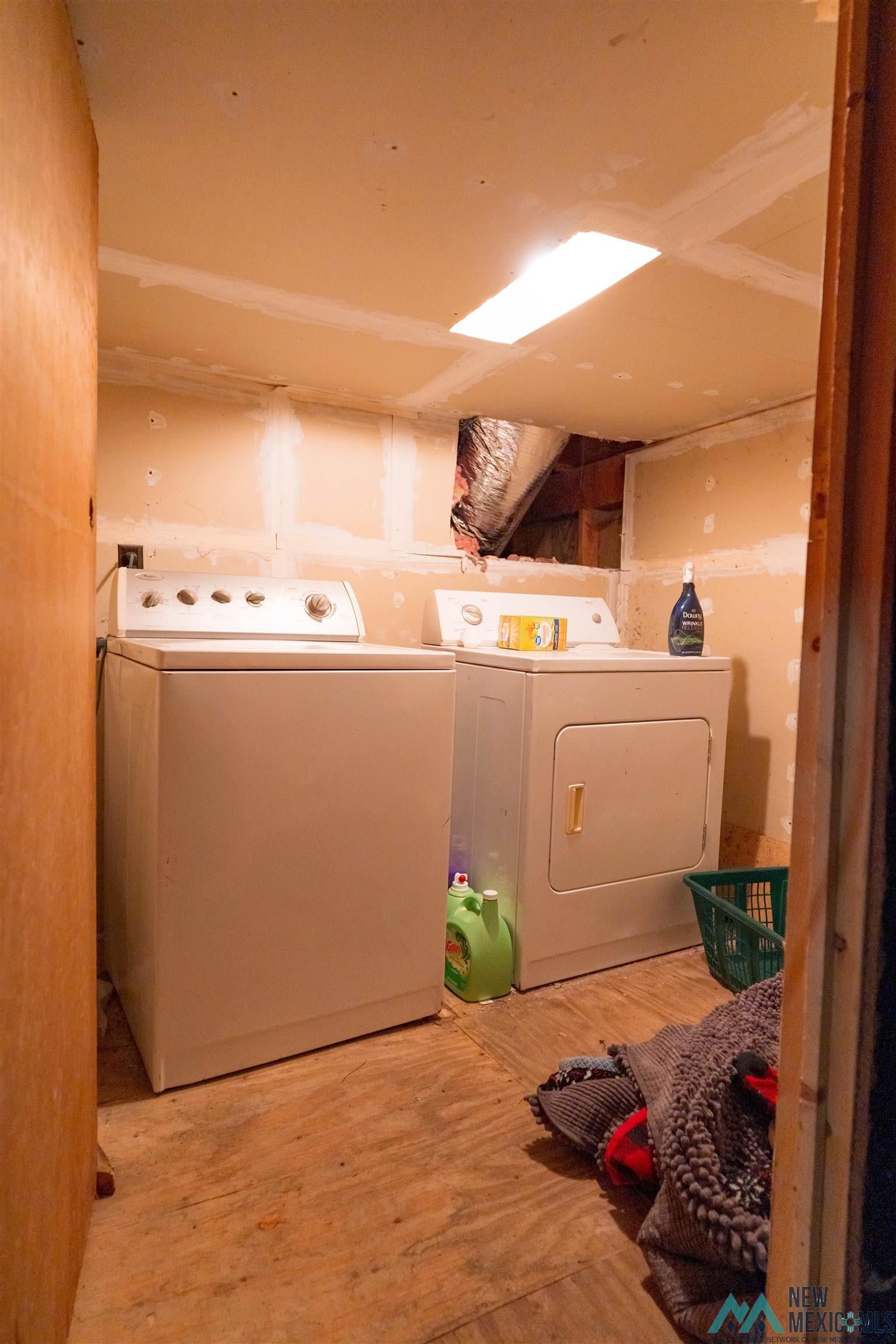 3 Wimsatt Road Cloudcroft, NM 88317 - Photo 40 of 41 Laundry room with independent washer and dryer