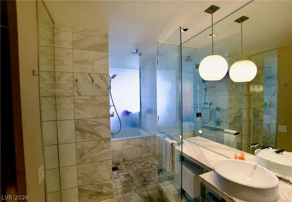 $2,600 | 4381 West Flamingo Road, Unit 3118, Las Vegas, NV 89103