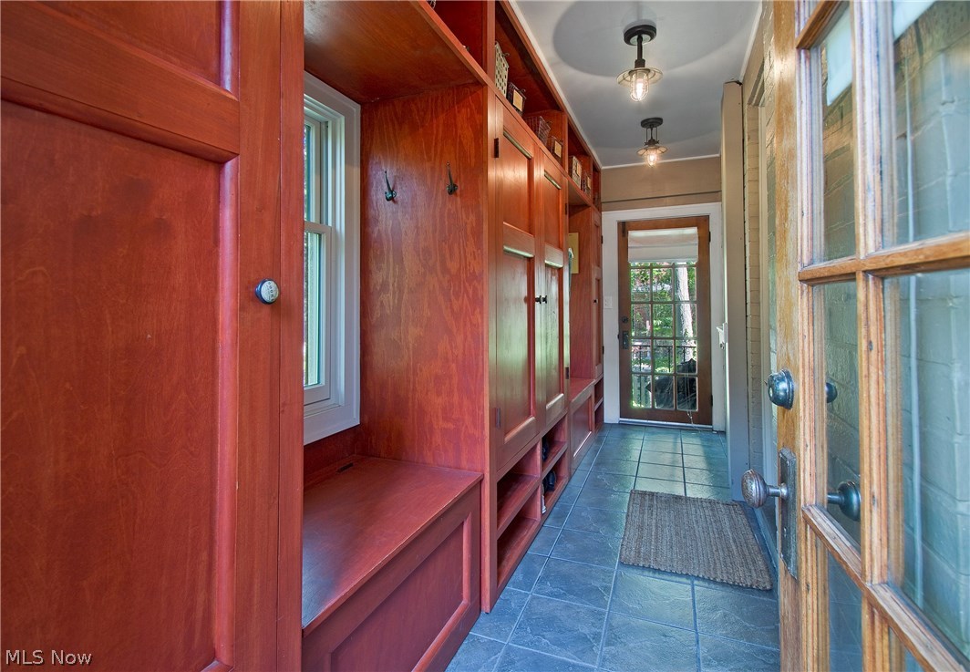 2596 Guilford Road Cleveland, OH 44118 - Photo 16 of 35 Gallery Image 16